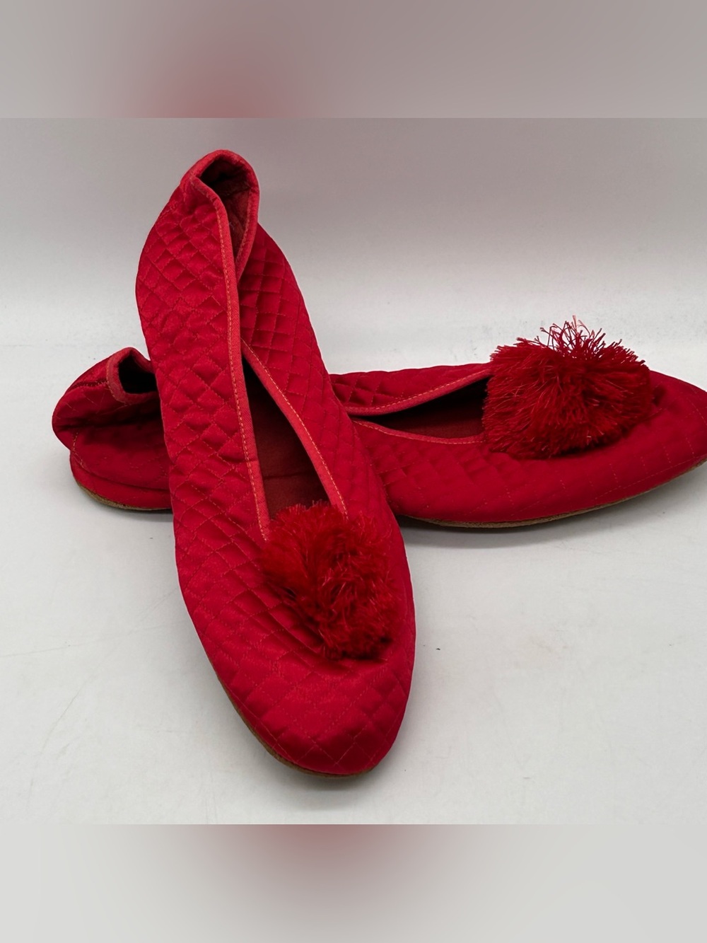 Vintage Daniel Green Comfy Quilted Slippers Red Pompom